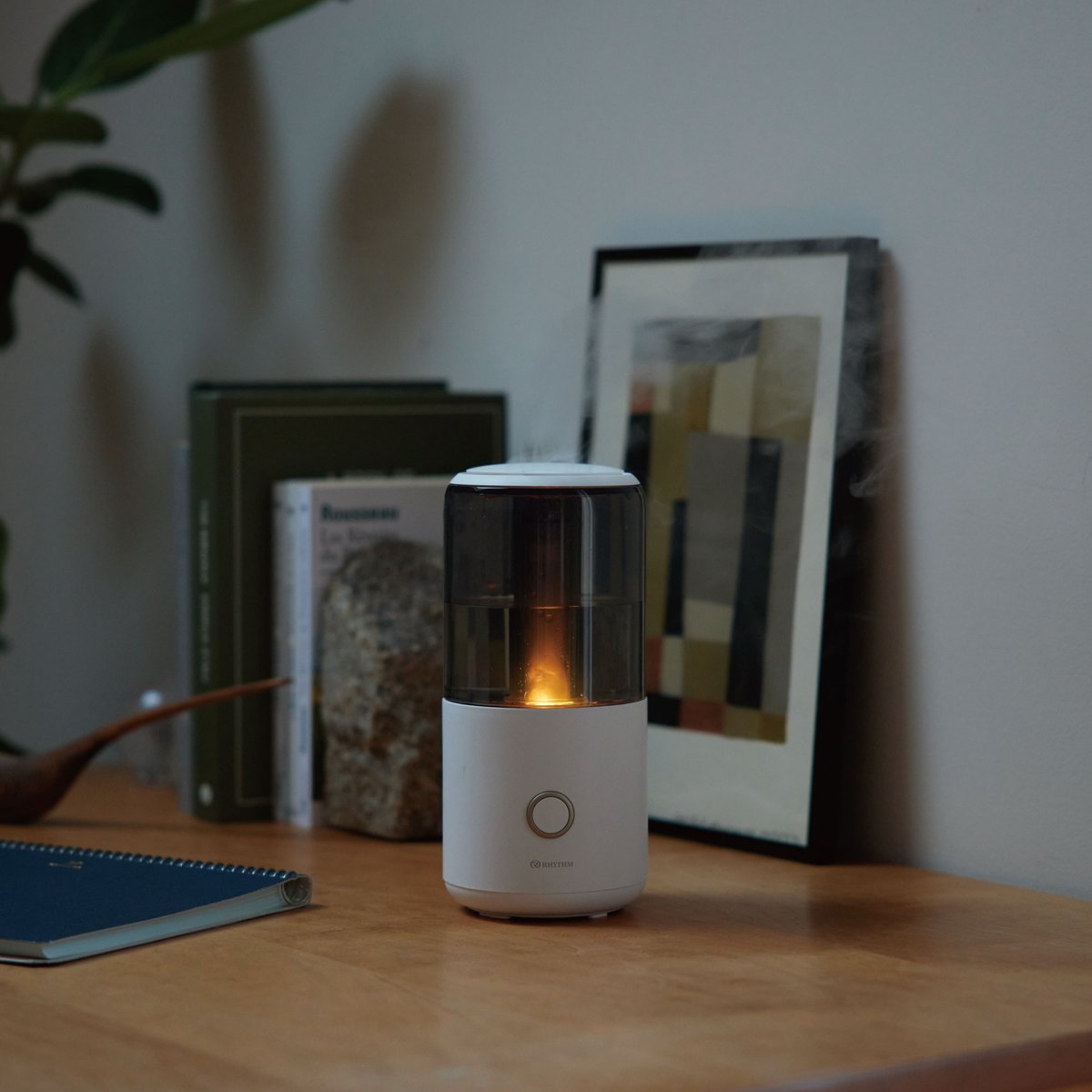 rhythm_1950's tweet photo. ⋱デザイン性も優れた #MISTMini ⋰
MIST Miniは、円柱をベースにしたシンプルなデザインの加湿器。どのようなテイストのインテリアにもなじみやすいのが特徴。もちろん機能性にも優れています💡
カラー:ホワイト、ブラック、コッパー
詳しい製品情報はこちらをチェック⇒https://t.co/gmf3yID3KR https://t.co/CLijfN4Iks