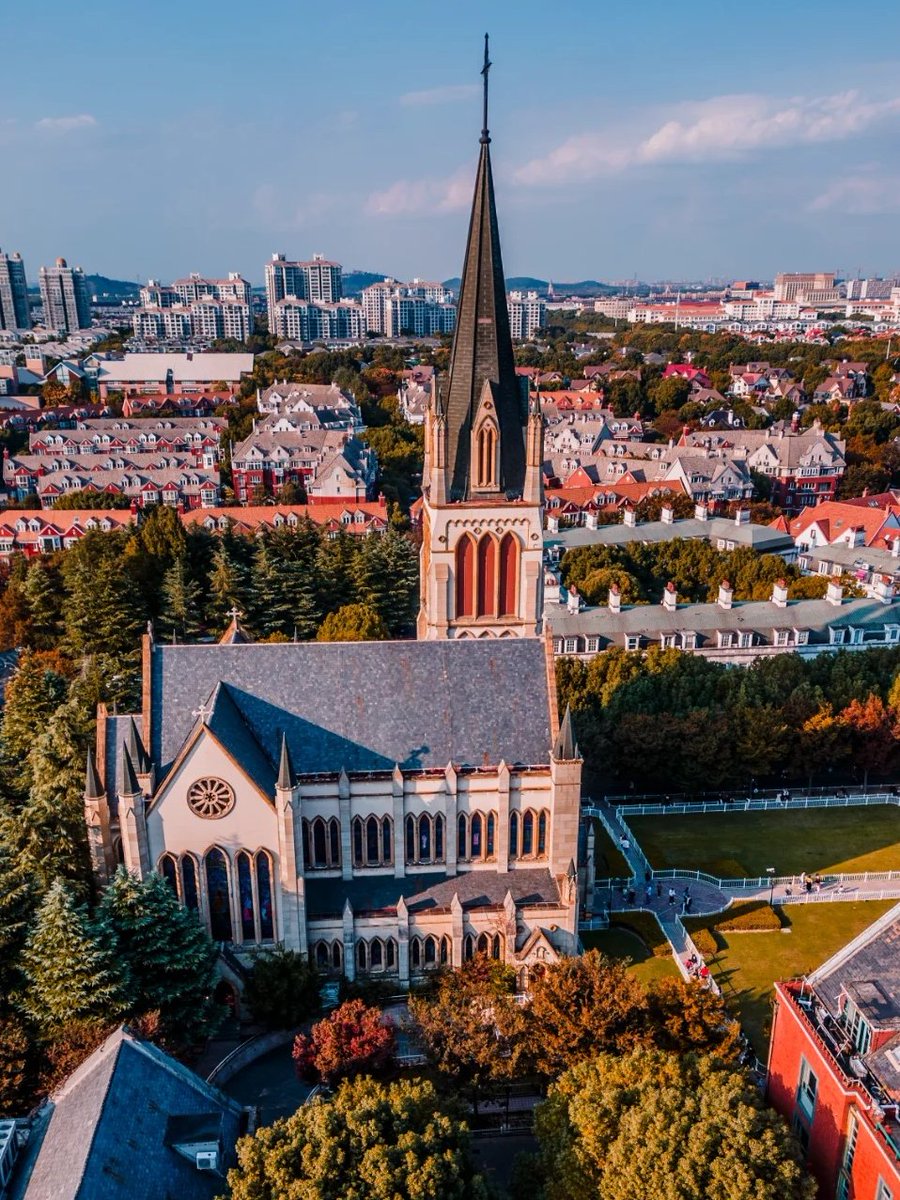 GoSongjiang's tweet photo. The attention to detail in recreating the essence of England is evident at every corner, making the Shanghai Thames Town a haven for those seeking a unique and charming escape. 

📸by Hyman 

#englishstyle #photography #Songjiang #Shanghai https://t.co/wTssNOkppW