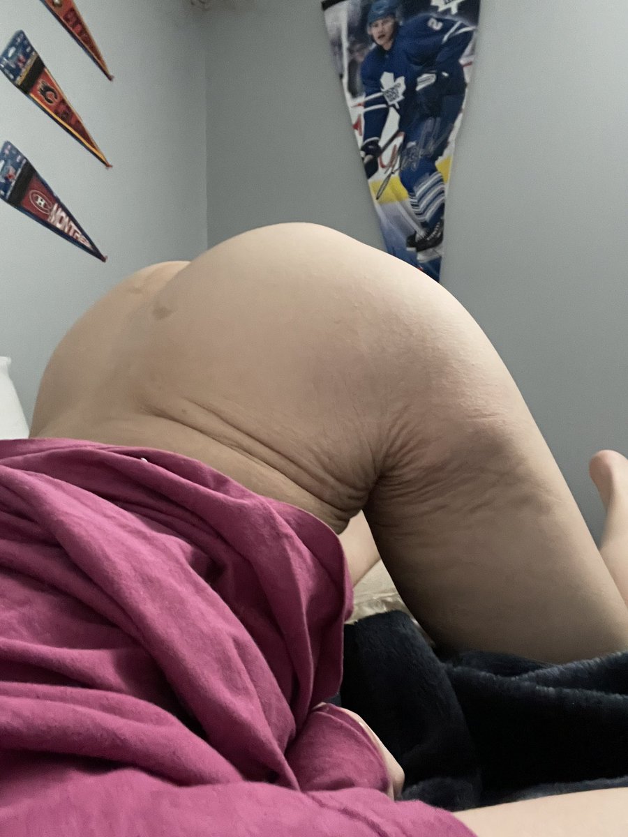 BabygirlJade420's tweet photo. Just a little booty for everyone friday🤭😈🥰 #prettylittleprincesses #little #ddlg #daddysgirl #prettylittleprincess #babygirl #babydoll #littlebooty #sub #switch #goodmorning https://t.co/brlgfiRr7C