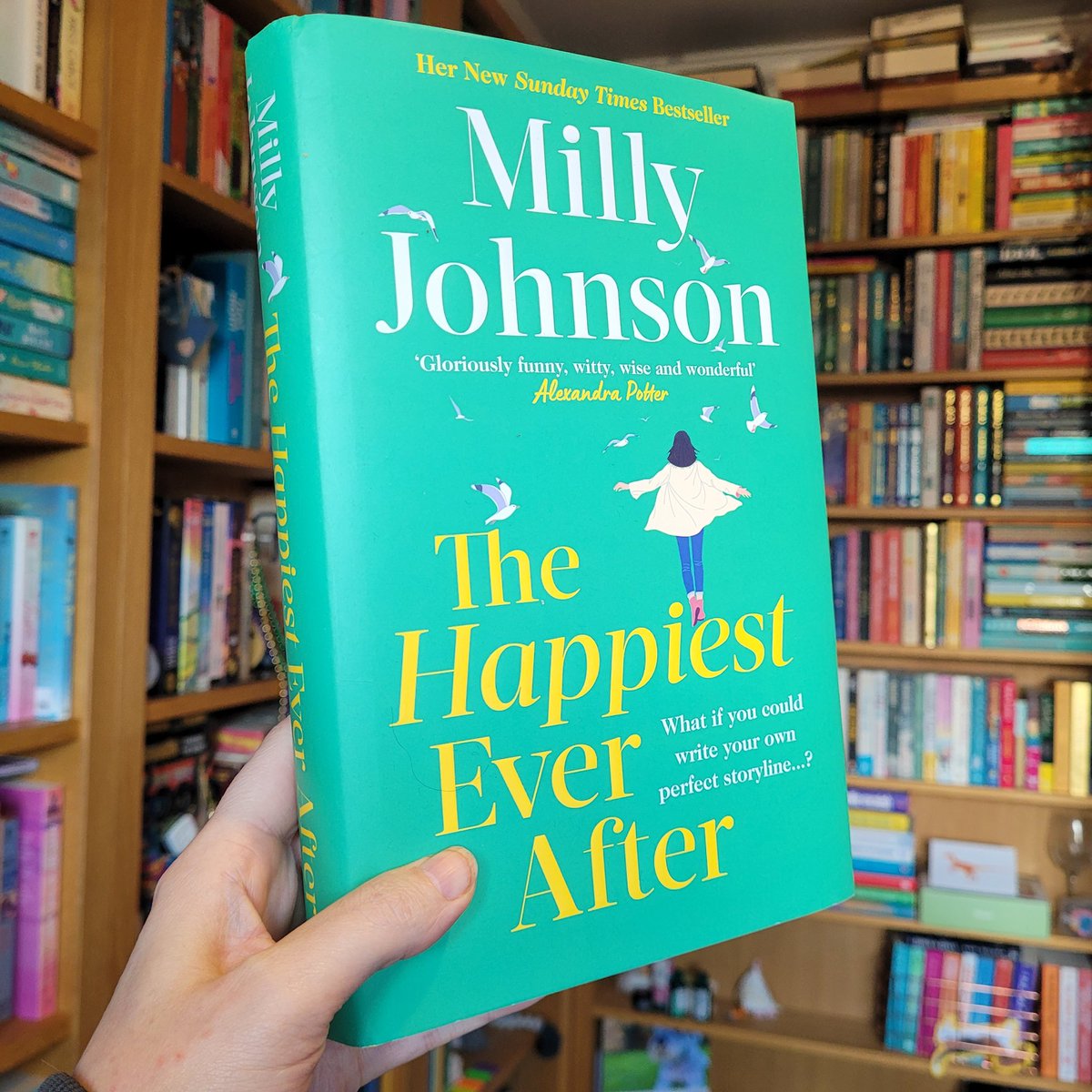 Giveaway - 
To celebrate the imminent release of THE HAPPIEST EVER AFTER by Milly Johnson - I have 1 copy to give away to a lucky reader.

To be in with a chance follow, like and RT this post.

UK only, happy to share address, no giveaway accounts. Ends Mon 22nd 5pm.

#booktwt