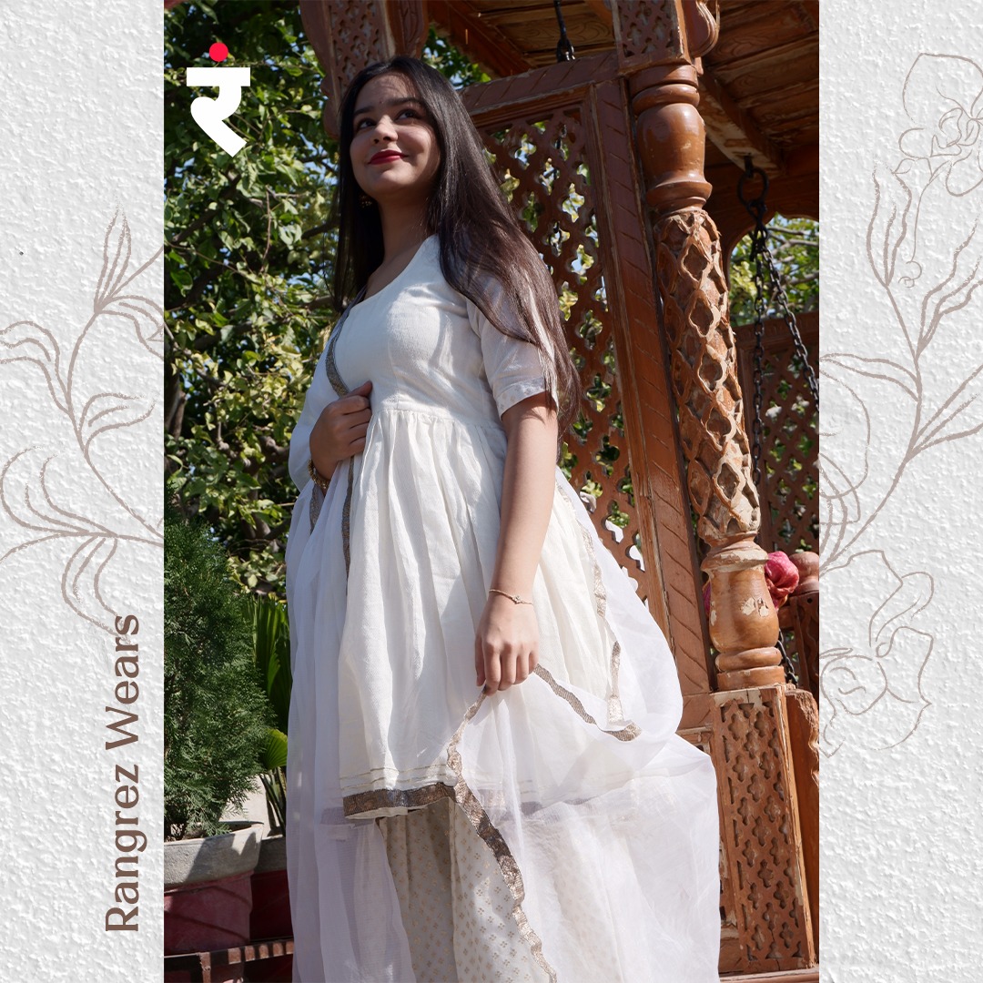 RangrezWears's tweet photo. 𝐂𝐎𝐋𝐎𝐑𝐒 𝐎𝐅 𝐓𝐑𝐀𝐃𝐈𝐓𝐈𝐎𝐍

Dressed in elegance, the 𝐂𝐡𝐚𝐧𝐝𝐞𝐫𝐢 𝐒𝐡𝐚𝐫𝐚𝐫𝐚 𝐒𝐞𝐭  with a touch of sophistication. Paired flawlessly with an exquisite 𝐎𝐫𝐠𝐚𝐧𝐳𝐚 𝐃𝐮𝐩𝐚𝐭𝐭𝐚, experience the epitome of style with 𝐑𝐚𝐧𝐠𝐫𝐞𝐳 𝐖𝐞𝐚𝐫𝐬.
#RangrezWears https://t.co/fOEqiiy2kV