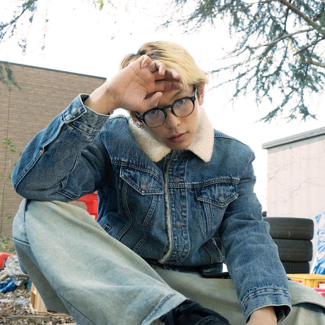 AmericanEagleJP's tweet photo. Kooouyaのように、一年中暖かくスタイリッシュに過ごしますか🤩？

AE の完璧なデニム オン デニムの組み合わせ以外なにもありません👖

シェルパ ライニング デニム ジャケットを #AEJeans と組み合わせて、スタイリッシュで着心地の良いスタイルを作ってください💁🏻‍♂️

AE で暖かく、スタイリッシュに🥰 https://t.co/l7lbJRmBfH