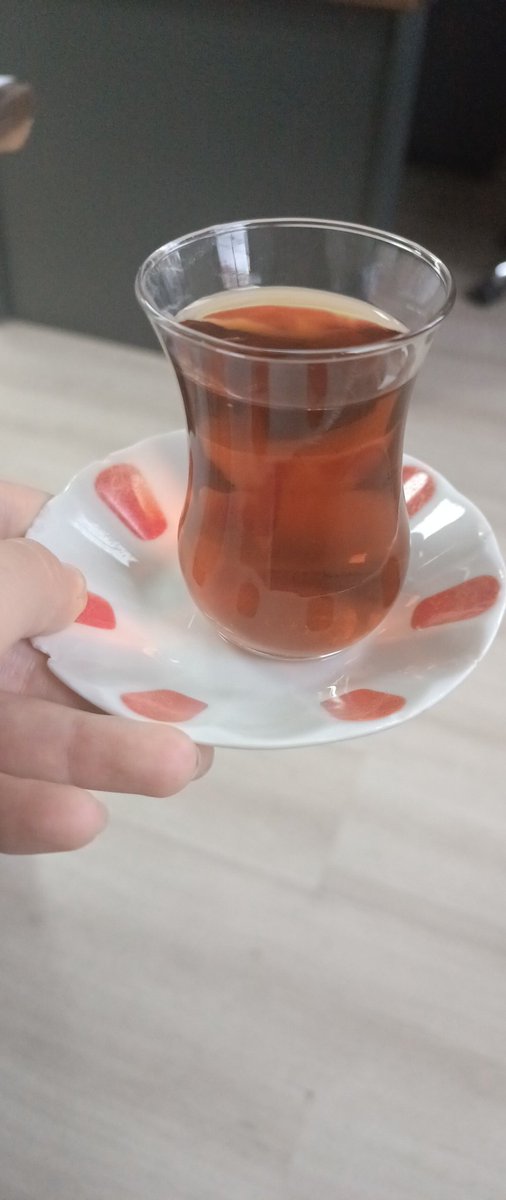 Şu caytabagi deseninde bile hile varmış çayın rengini tavşan kanı gosteriomus bu tabaklar..
Alın şimdi bı bilgiyi naparsaniz yapın😂😂😂