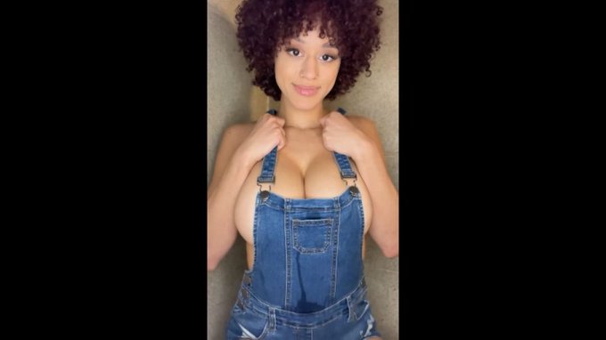 VID SOLD! Sucking 'Dick' in my Overalls 🔥 Check it out! https://t.co/u406YqoxMq #MVSales @manyvids https://t<a href="/tag/mvsales"class="tags"><span>#mvsales</span></a>