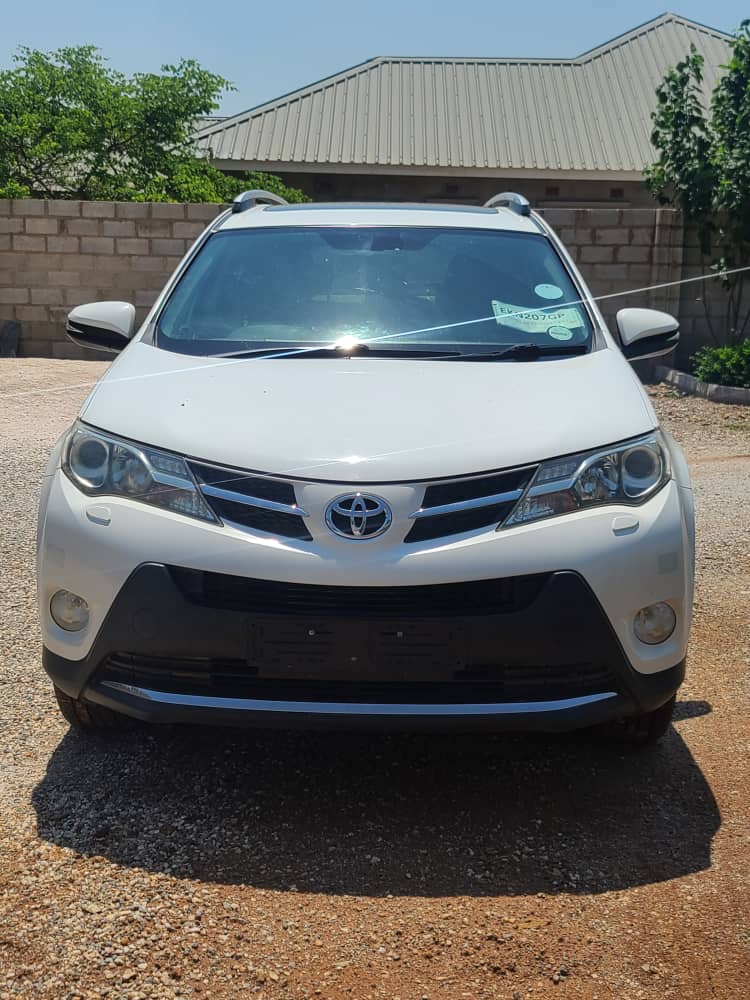 rambo_ace's tweet photo. TOYOTA RAV4 Automatic wheel drive SA Spec
K385,000, negotiable
Model    2014
Mileage  65,100kms
Capacity 2.5 litres petrol
Neat and in Mint condition https://t.co/qLZCdbpM9x