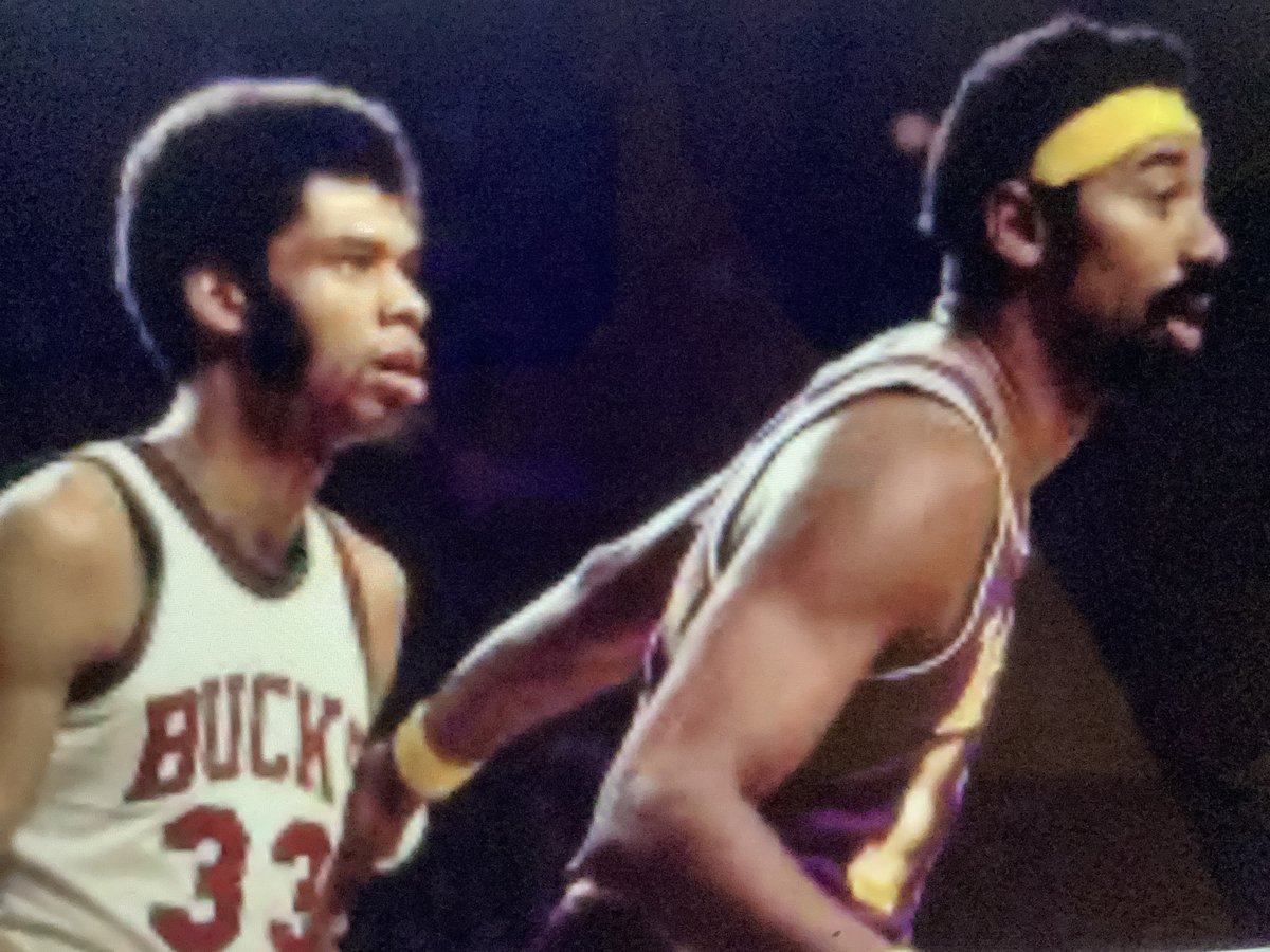 Out of these two legendary Centers, who do YOU think was greater: Kareem Abdul Jabbar or Wilt Chamberlain?🧐🔥 Retweet Appreciated!🤩🔥 #NBA2K #NBAextra