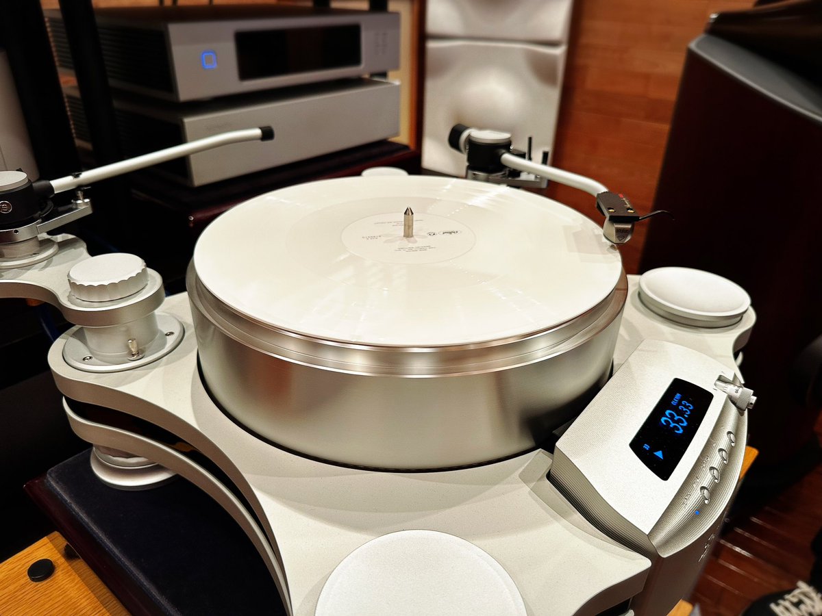 otaiaudio's tweet photo. \イベント開催/
きたる1/20(土)、1/21(日)にエソテリック &amp; オルトフォン合同試聴会の会場を設営中です。

1/20(土)の後半の部は満席ですが、ほかの回はまだ若干の空きがございますので皆様是非遊びにいらしてくださいね！

https://t.co/Ls5zZfb7uE

#otaiaudio
#esoteric
#ortfon https://t.co/oyOUAP705C