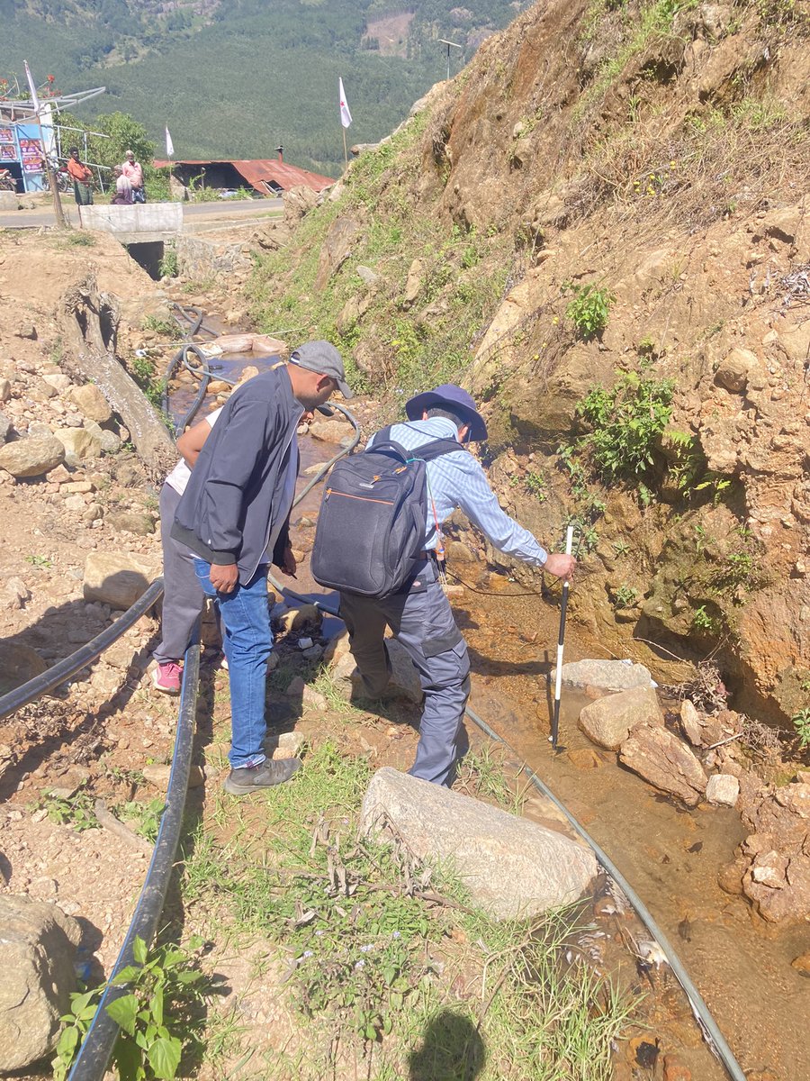 kaushal1828's tweet photo. Day 3 of mapping the ladslides in Munnar hills!
#Munnarlandslide #GEOMLab #Fieldwork
#Kerala #RGBLiDAR https://t.co/sRNoAEa3nL
