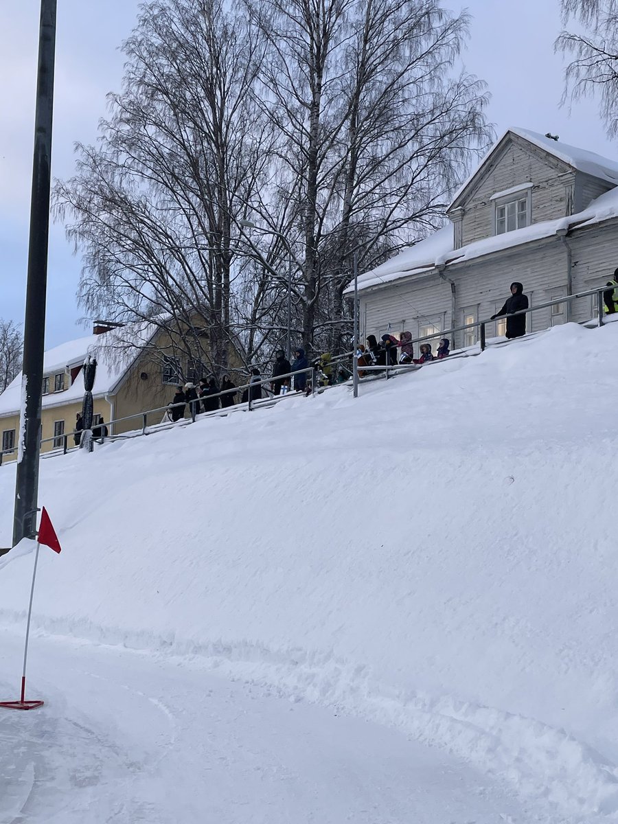 Hanecky's tweet photo. Jääpallon alle 17-vuotiaiden MM-kisat käyntiin Mikkelin Hänskissä. Odotuksissa tasaisia ja hyviä pelejä Norjan, Ruotsin ja Suomen kesken. #jääpallo https://t.co/bvmqsFKHMF