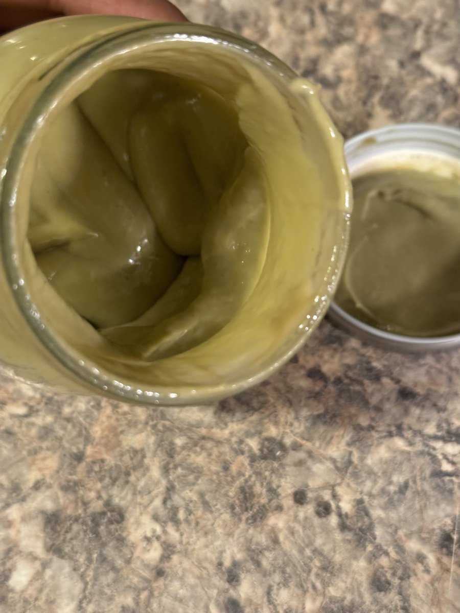 FunsizeBrats's tweet image. Love spending time with/on myself… check out this moisturizing, protein rich hair mask I made!

It feels &amp;amp; smells sooo good plus you gotta keep yourself hydrated heavily in the winter just as much as the warmer months. 

#BdayLoading 
#AquariusBaby