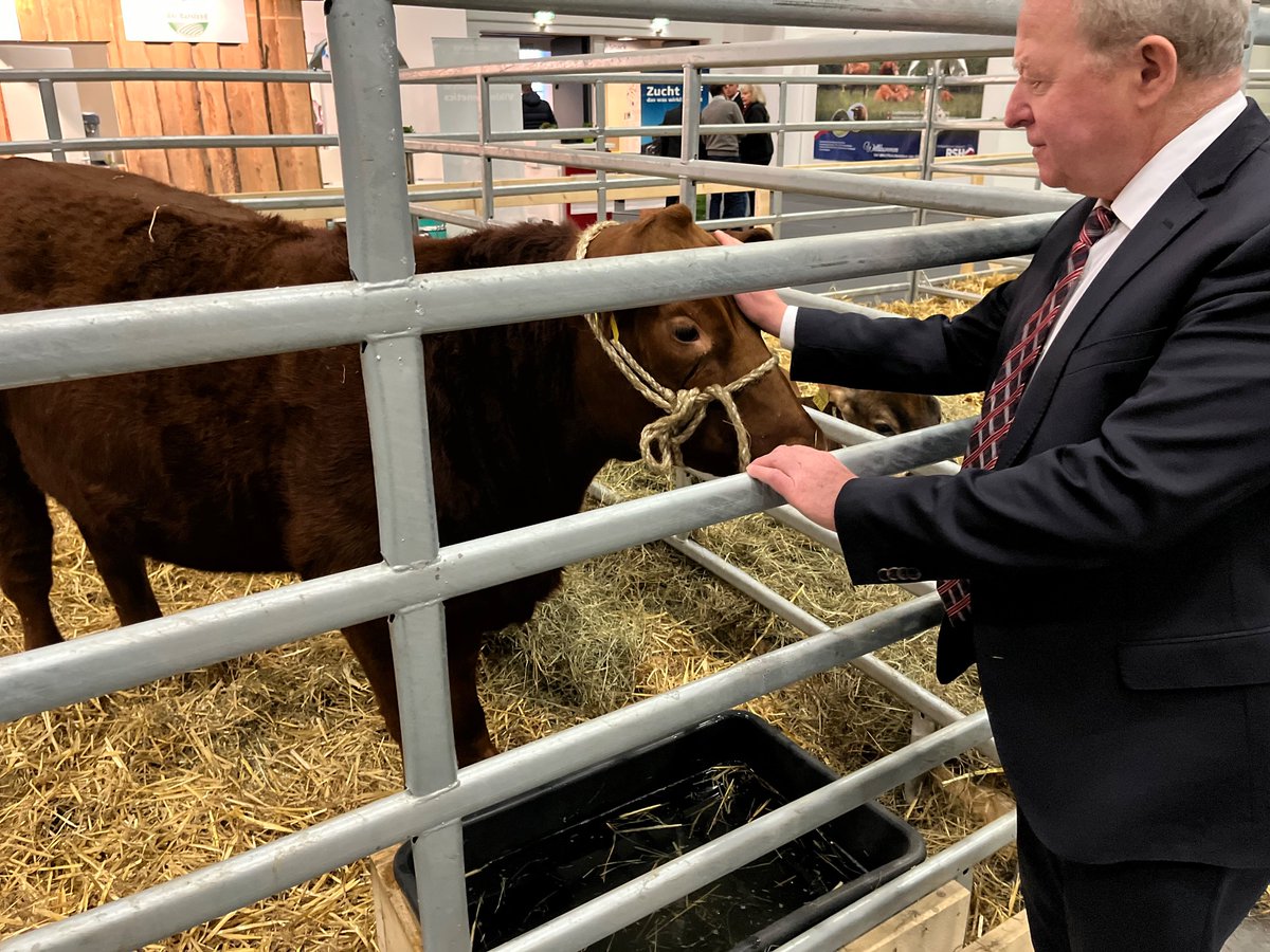 An impressive range of stands at <a href="/gruenewoche/">Grüne Woche</a> 2024: representing German regions, European countries, and farming sectors.
 
I look forward to engaging and exchanging with as many exhibitors as possible!
 
#GW2024