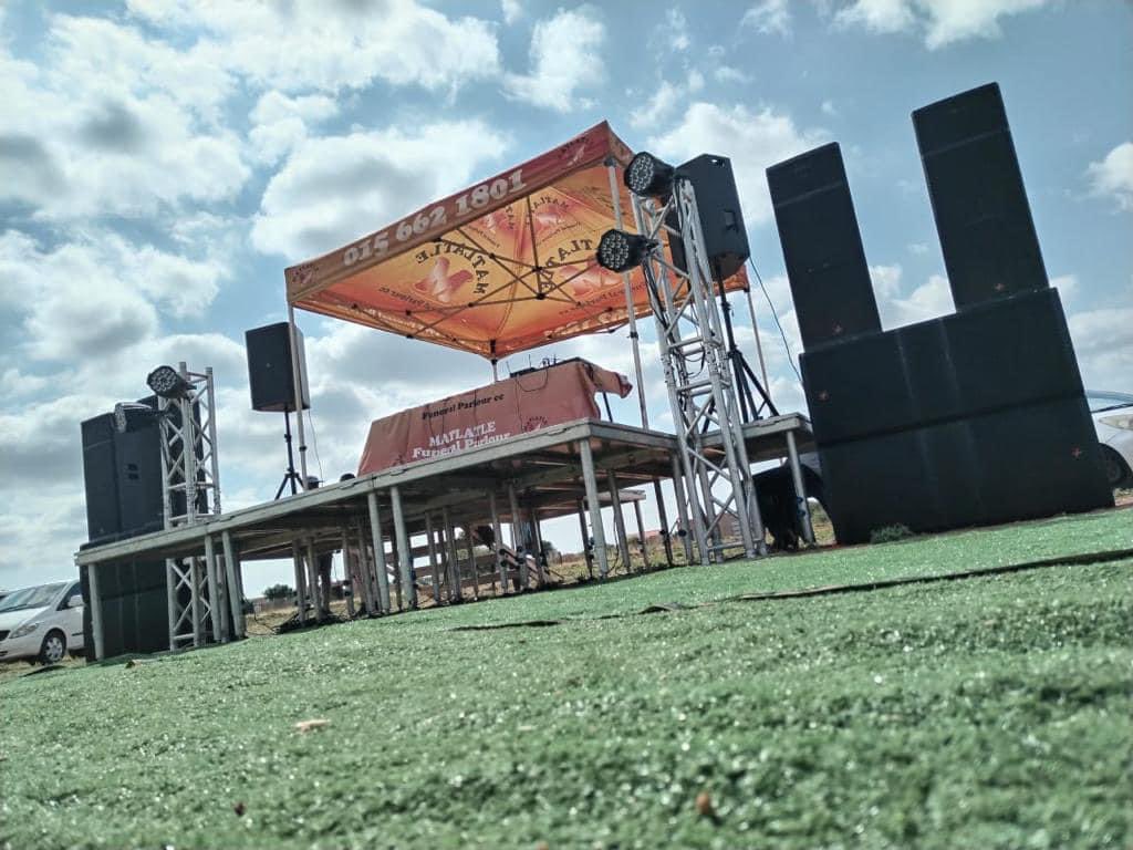 kgopotsopetro's tweet photo. PLEASE TELL YOUR FRIENDS AND YOUR FAMILY THAT I HIRE STAGE, LIGHTS AND SOUND FOR LIVING

WhatsApp/call: 0762771497 https://t.co/6MvyTus5dS
