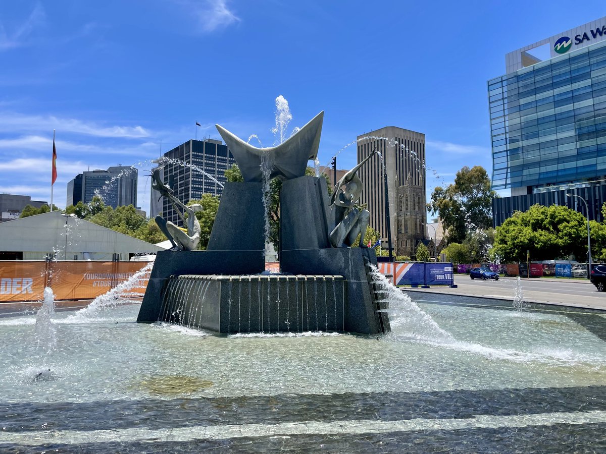 2k lunch walk 🚶🏻‍♂️around #Adelaide. Along King William St to Adelaide Central Markets this time, rather than usual parkland route. Superb day for it. Hope your week is going well? Let’s finish strong. 💪 Have the best weekend!