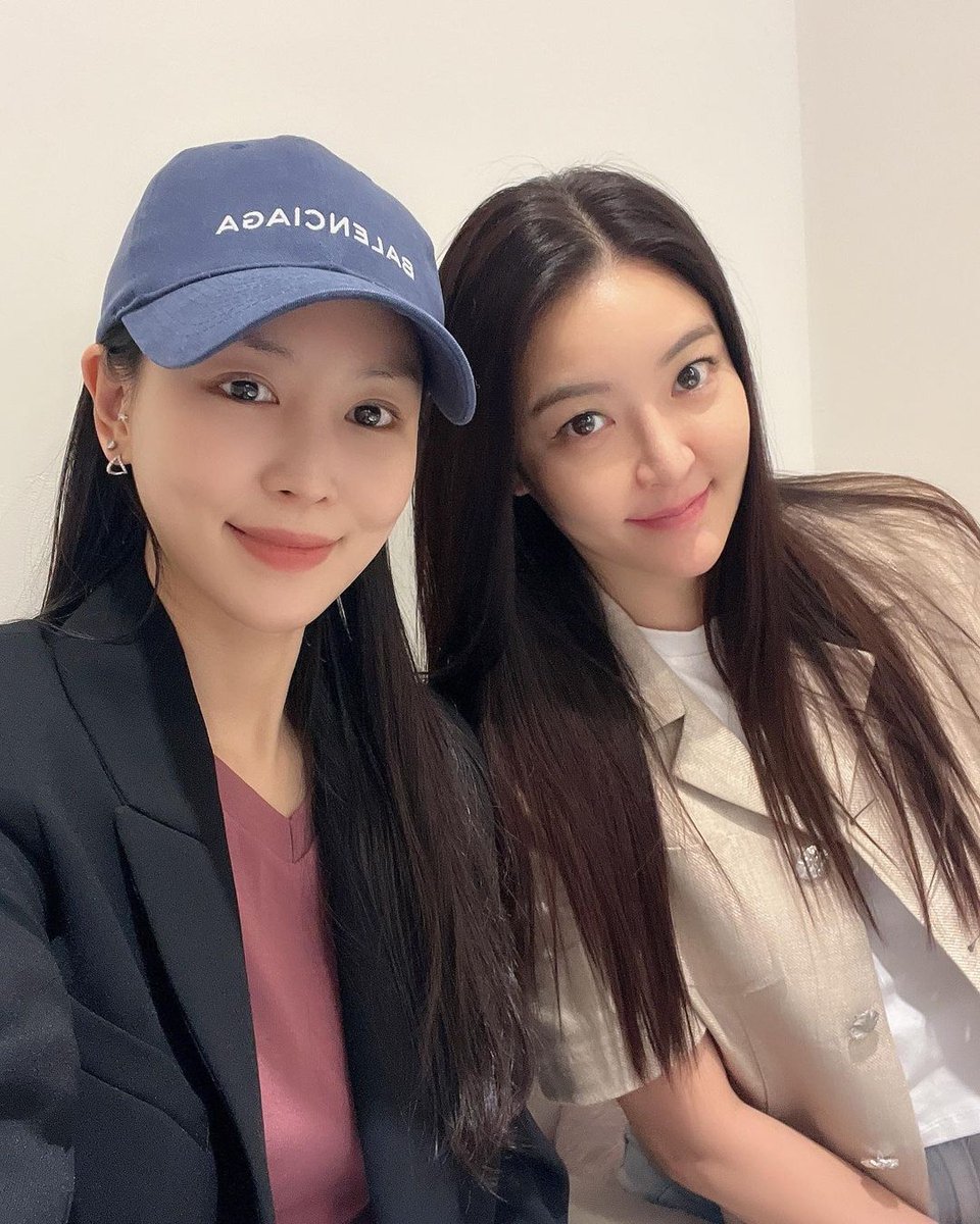 정구영주의 관계성은 참 오묘무시하다
보통 한쪽이 혐성부리는 관계는 중요한 순간에 뒤엎어지게 돼있단 말이지. 미치도록 잉잉거리다가도 상대방이 정 떨어질까봐 잘못했다고 고치겠다고 한단말이야. 그러다가 또 잉잉거려