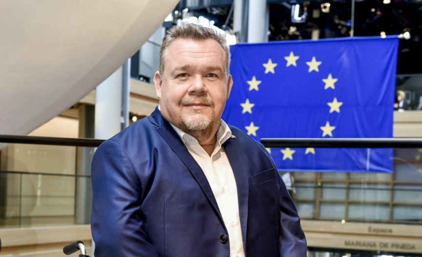 Tänk om KD hade haft en stabil, erfaren politiker från de egna leden som kunde ta över förstaplatsen på EU-listan när Skyttedal nu petas...