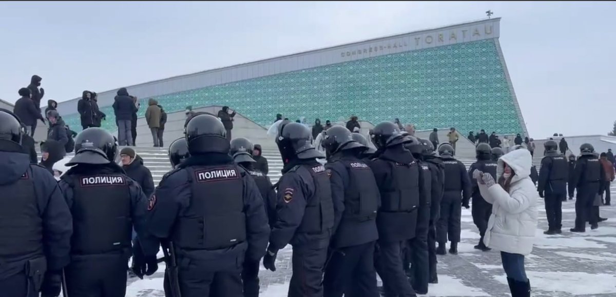 freenationsrf's tweet photo. Despite frost(-20C) in #Bashkortostan(today in capital #Ufa)actions against repression of last colonial empire in #Europe, terrorist state #RF continued💪
p.s. important point -there no imperial flag(#Moscovia tricolor),but despite risks&threats -flags Independent Bashkortostan🎯 https://t.co/yLPFYyJn4d