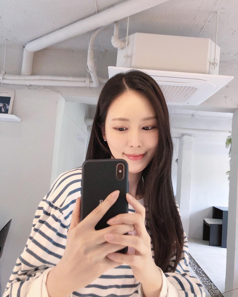 조선족도 능력 좋은애들은 한국 안오고 미국간다. 최고는 미국가고, 그다음 유럽가고 (특히 불란서. 숫자 옛날부터 꽤 있음), 그다음 북경 상해가서 일하고, 마지막으로 한국, 일본 오는데, 젊은애들은 안오고, 죄다 어르신들만 오셔서 열심히 일하심.