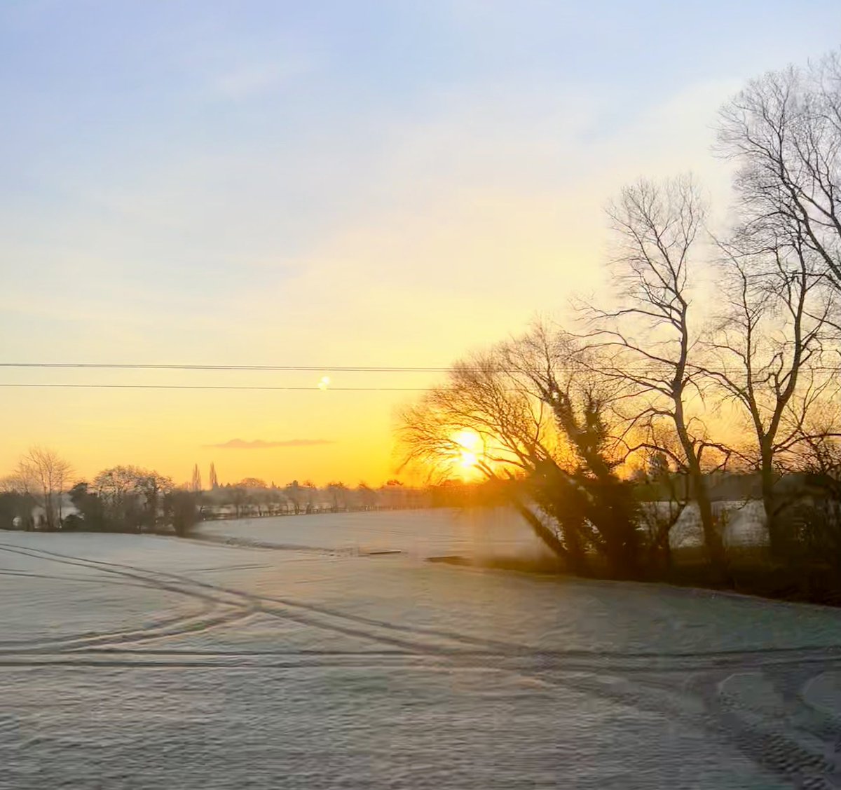 Beautiful sunrise this morning. 
<a href="/LNER/">London North Eastern Railway</a> the best office window.