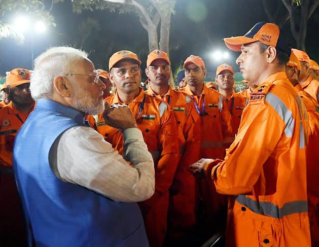 PRupala's tweet image. Embracing Valor, Celebrating Resilience: Commemorating NDRF&apos;s Raising Day, where courage meets compassion, and preparedness defines their journey to safeguard lives. 

#NDRFRaisingDay #StrengthInService