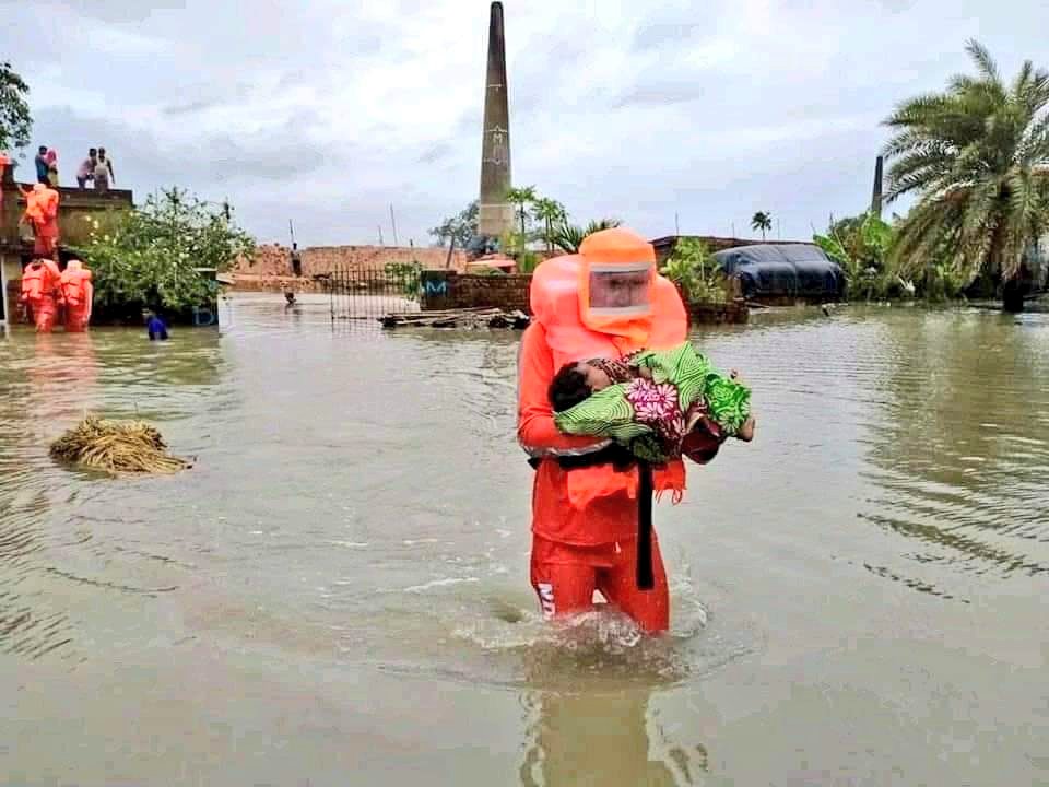 PRupala's tweet image. Embracing Valor, Celebrating Resilience: Commemorating NDRF&apos;s Raising Day, where courage meets compassion, and preparedness defines their journey to safeguard lives. 

#NDRFRaisingDay #StrengthInService