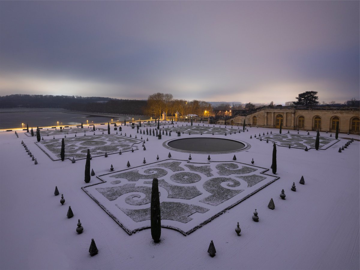 CVersailles's tweet photo. 🇫🇷 Ce vendredi 19 janvier, le Château et le Parc du domaine de Versailles sont ouverts. En raison des intempéries, le Jardin est fermé. 

🌍 This Friday, January 19, the Château and the Park of the Versailles estate are open. Due to bad weather, the Garden is closed. https://t.co/0V17TY0lpQ