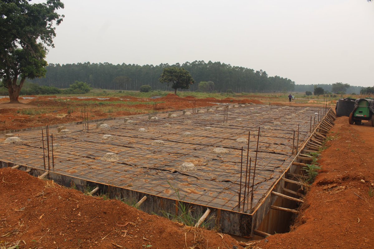 Kiryandongo District leaders have vowed to decline CMD Investments Limited a company which was contracted to construct the 3.36 billion Kigumba seed secondary school on future projects <a href="/MoICT_Ug/">Ministry of ICT&NG</a> <a href="/OPMUganda/">Office of the Prime Minister - Uganda</a> <a href="/mofpedU/">Ministry of Finance</a>