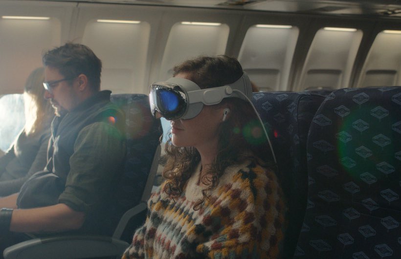 theapplehub's tweet photo. Apple will change the world again today

Will you be ordering the Vision Pro? https://t.co/Bvct6WqvJf