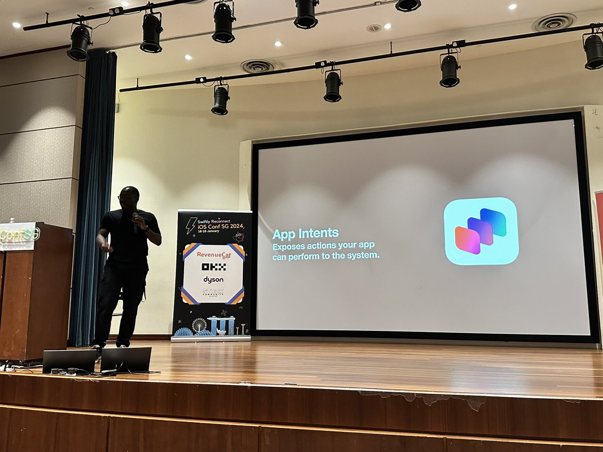 emadgnia's tweet photo. @iosconfsg @WomenWhoCode @startdevelopfin @mennenia @RevenueCat @swifteves @zamzampooya @JaninaKutyn @TimOliverAU @designatednerd @kodecodev @anu22mittal I’ve learned a lot about widgets from @abdulajet in @iosconfsg https://t.co/XVFPotBNoZ