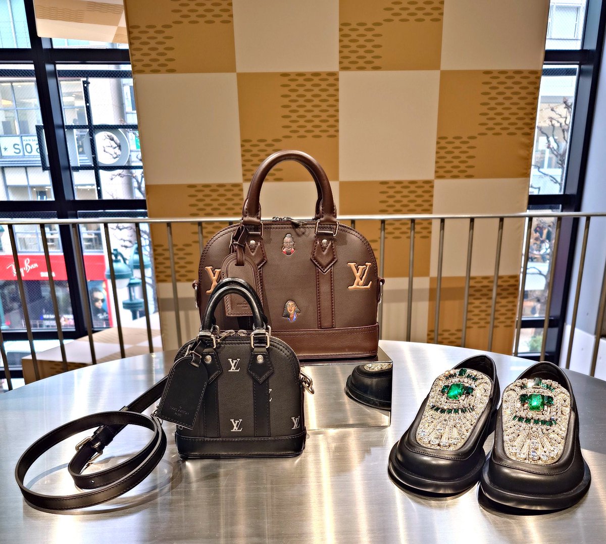 mimim_i_u's tweet image. LVの渋谷ポップアップストア行ってきた❤️
スタッフさん(京都のスタッフさん！)がとても優しくて｢ライブ当たりますように🙏｣と応援していただきました😭
大切に使わせていただきます👜✨

#LouisVuitton #LVMenFall24
#LVShibuya 
#平野紫耀 #ShoHirano
#平野紫耀_LOUISVUITTON