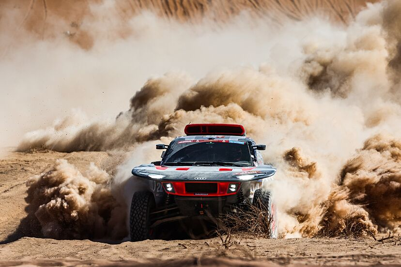 Jose_ArmandoGH's tweet photo. - Primer campeón del Mundial de Rallyes con tracción a las cuatro ruedas.
- Primer ganador diésel en Le Mans. 
- Primer ganador híbrido en Le Mans.
- El primer coche electrificado en ganar el Dakar. 

Hay que reconocer que esta gente se toma las carreras de una forma especial https://t.co/UqltNiA311