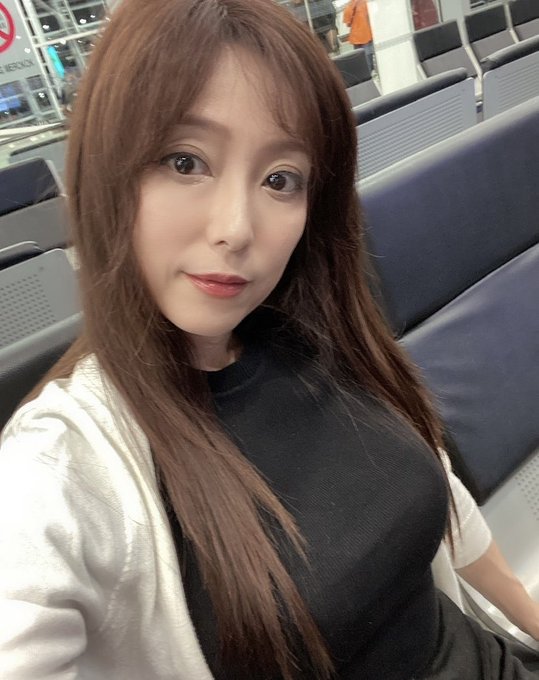 昨日ポストしたマッチングアプリの件、 いくら若く見られたとしてももうすぐ50歳。いくらでもいくつになっても恋は出来るかもしれない、でも人生のパートナーを見つけようと思ったら、やはり賞味期限は少ないと思ってる。独り身にはとても沁みる年齢。そして出会いなんてこれっぽっちもない。&hellip;