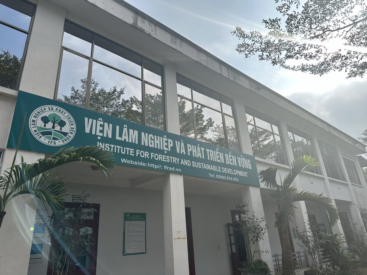 Francois_Roger's tweet photo. Visit to the future climate learning centre #LEARNVN at TUAF with @CIFOR_ICRAF and #BreadfortheWorld #BftW. Very promising project with a climate park in the making. @Cirad #dP_ASEA https://t.co/Chdv7LH7kY