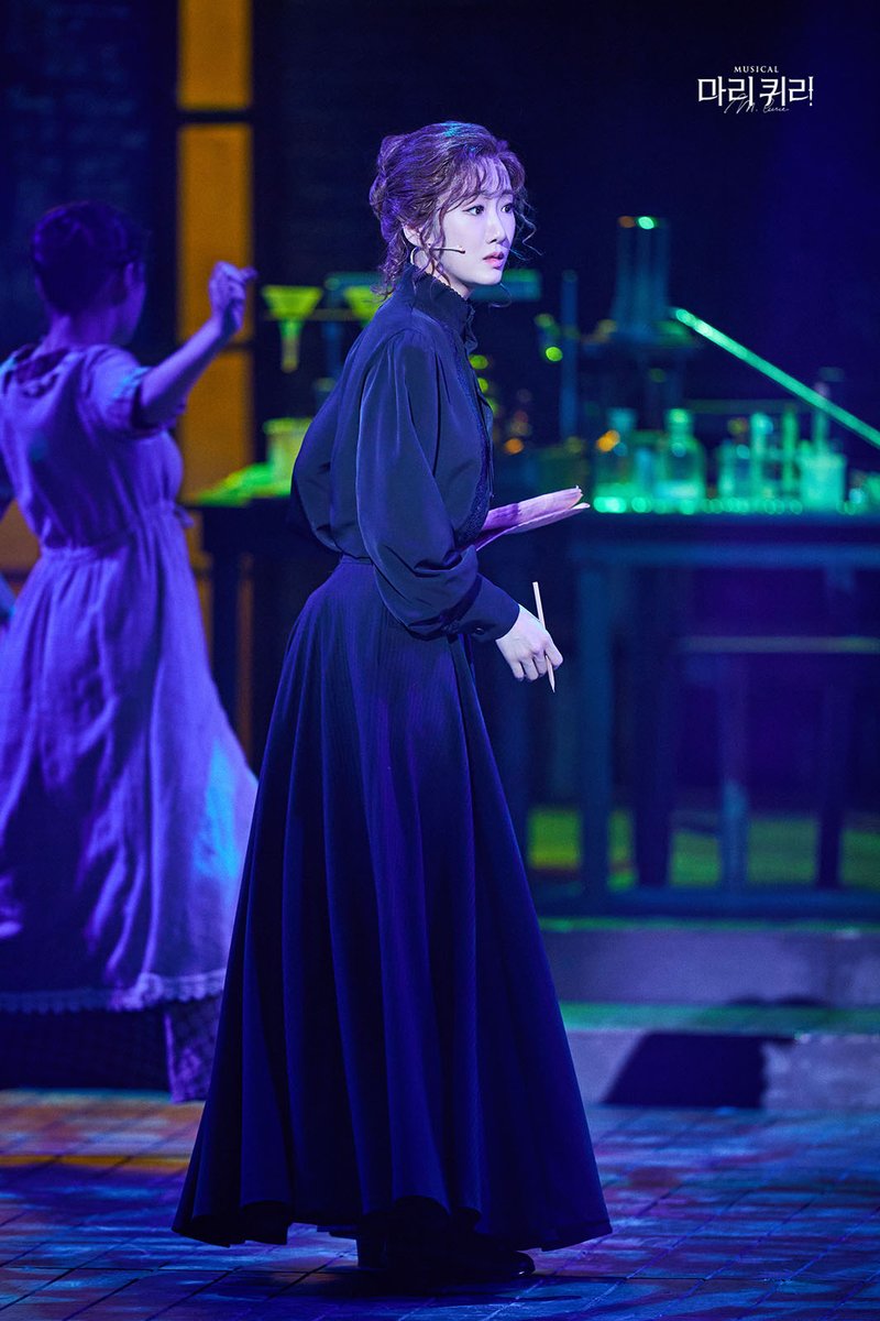 저기.. 잠들면 안 돼…
진실게임하자

좋아하는 과학자 있어?

#마리퀴리