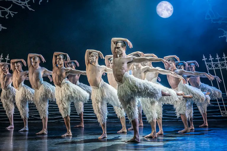 Matthew Bourne’s Swan Lake will embark on 30th anniversary tour whatsonstage.com/news/matthew-b…