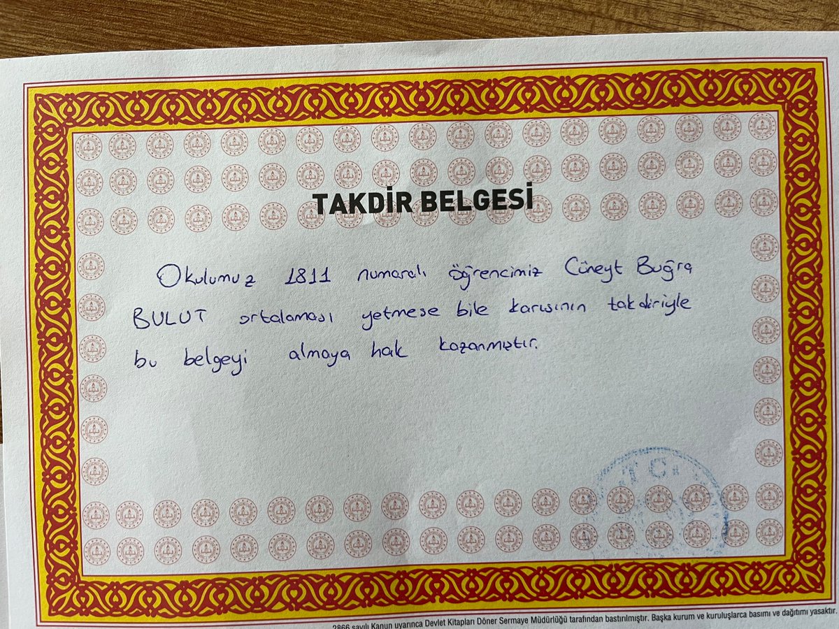 Eşimle aynı okulda çalıştığımız için adil davranıp onun da karnesini hazırladım 🤝🏻