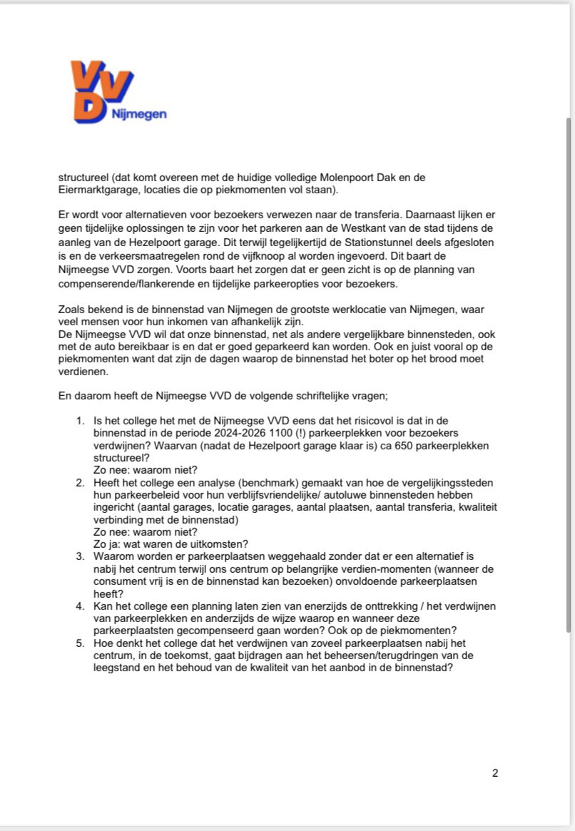 VVDNijmegen's tweet photo. Nijmegen verliest in 2024, 2025 en 2026 bijna 1100 centrum parkeerplaatsen, ruim 650 komen er ook niet meer terug 🅿️
Waar kun je straks is onze mooie stad nog parkeren als je met de auto naar het centrum wil bezoeken? 🚗
De Nijmeegse VVD stelt schriftelijke vragen. ❓ https://t.co/qYioUe2D1j
