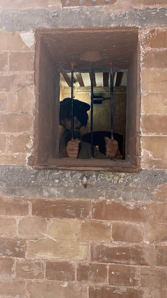 IN THIS CELL ABDULL GHAFAR KHAN Aka BACHA KHAN BABA WAS KEPT
DETAINED BY BRITISH (1921-1924)
📍Balahisar Fort📍

“THE FACT IS THAT THE CRUEL ARE NEVER BRAVE.
The brave never oppress anyone.”
- Khan Abdul Ghaffar Khan