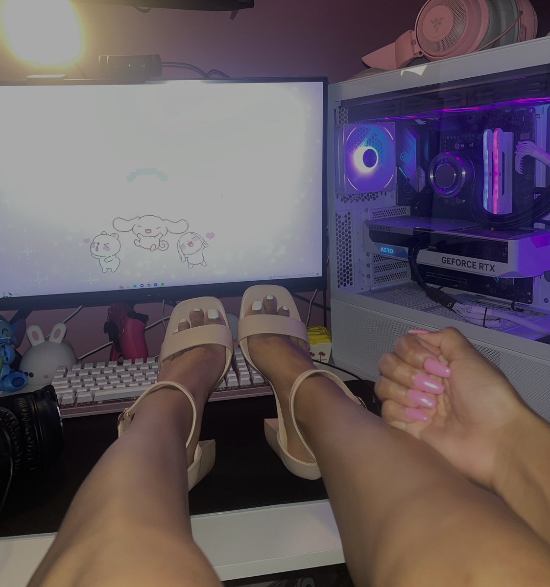 Afetus23155's tweet photo. White toes https://t.co/DYB53KTuJi