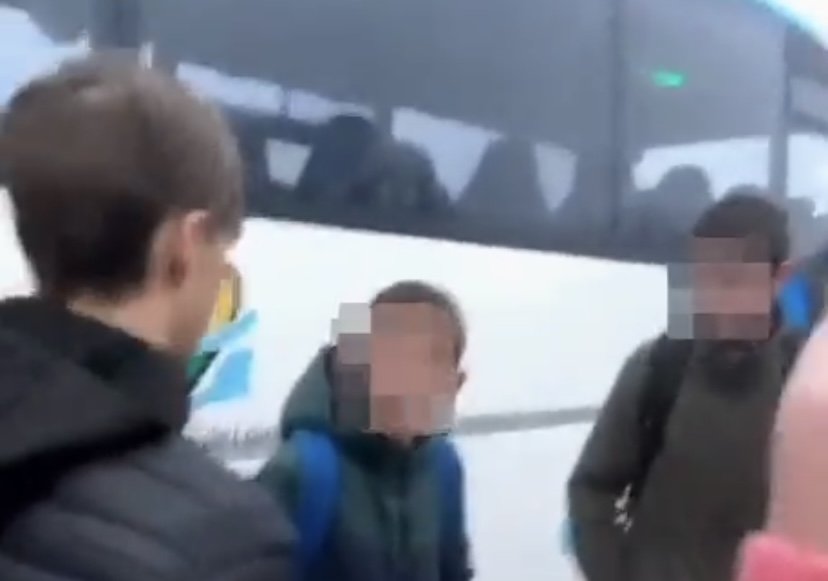 <a href="/CNEWS/">CNEWS</a> 🔴 SUIVI - Jugement du 11 janvier 2024 : le juge s'est prononcé sur la peine et a ordonné à l'encontre de l'agresseur de Louka :

➡️ Une mesure éducative d'un an et une obligation d'accomplir un stage de citoyenneté de 3 jours.

➡️ La famille de Louka est en colère. "La justice