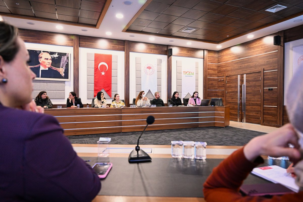 tagemgovtr's tweet photo. Genel Müdürlüğümüzün Teknik Dairelerinde Yürütülen Çalışmaların Değerlendirildiği Bağcılık Araştırmaları Çalışma Grup Sorumlusu, Sinem GÜLER Bağcılık Ar-Ge Faliyetleri Hakkında Sunumunu Gerçekleştirdi.
@TCTarim @dr_metin_turker @bagcilik @manisabagcilik
#ar_ge #inavasyon https://t.co/OdVo2yjqMu