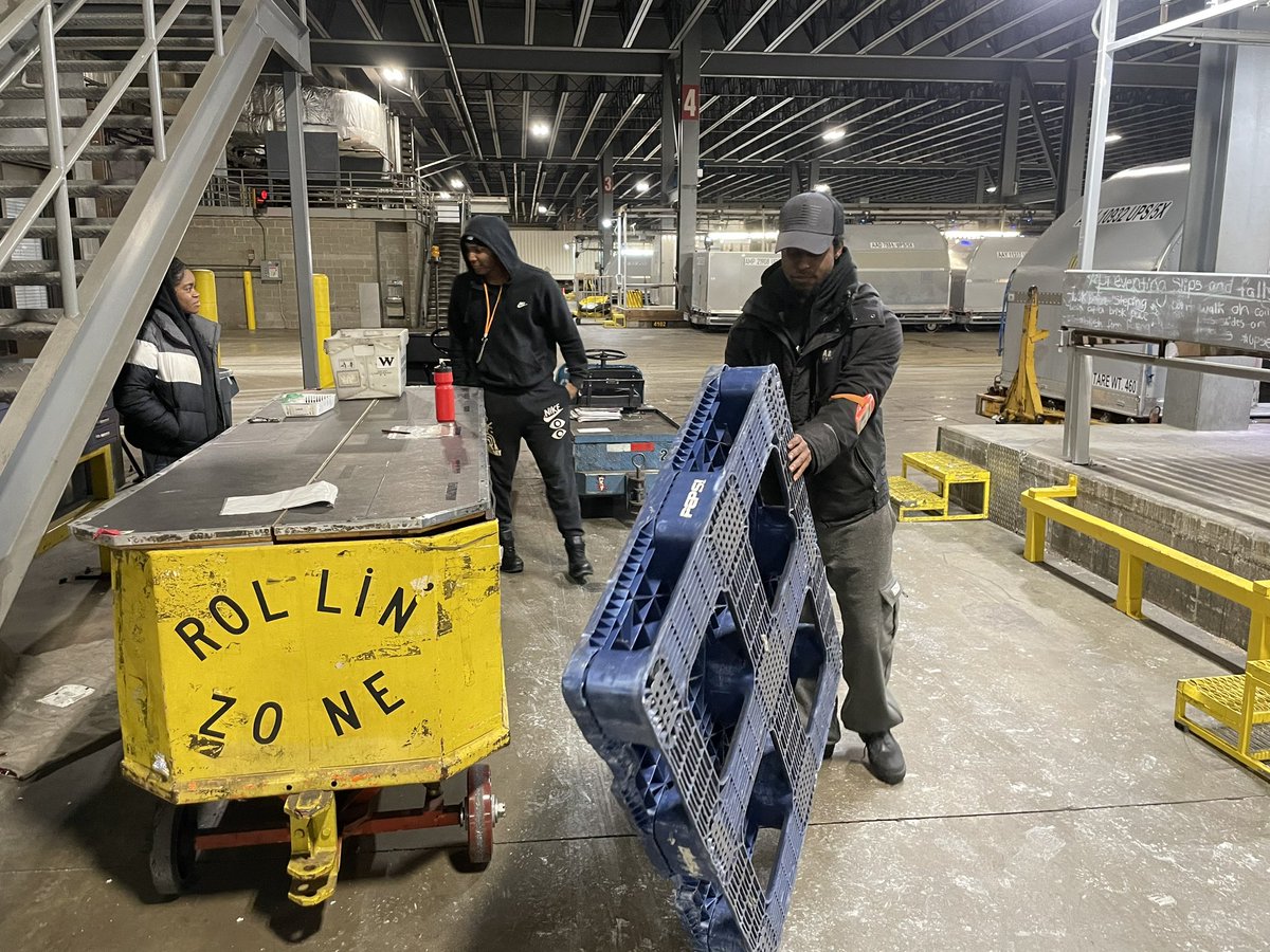Welcome to our meet and greet for safety here at PHL Night. Stop by and get educated on how to stay safe with demonstrations led by our safety team every night. Our demo tonight was how to slide, walk or roll irregular or large packages and objects. <a href="/RaymondChew95/">Ray Chew</a> <a href="/BobKee6/">Bob Kee</a>