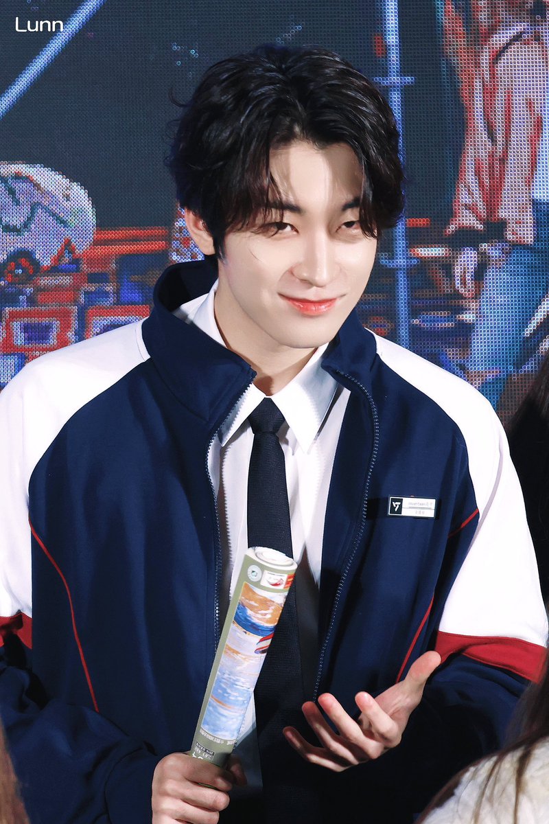 was inactive due to work but I saw this like how dare him how rude of him the audacity to be looking like that