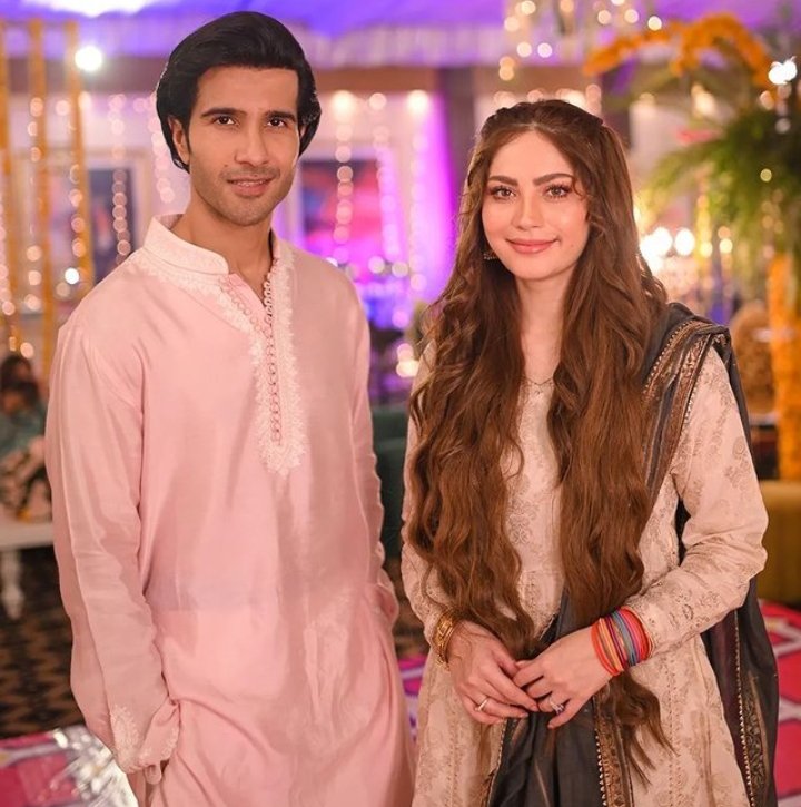 anyways_sanaya's tweet photo. Our heart FAREEM โฅ๏ธ
Best drama KHUMAR with great story. Faiz and Hareem's love story is completely full of emotions, I wish that these two stay together forever.
#FerozeKhan #Khumar #NeelamMuneer #Fareem https://t.co/pEDmkKRWYo