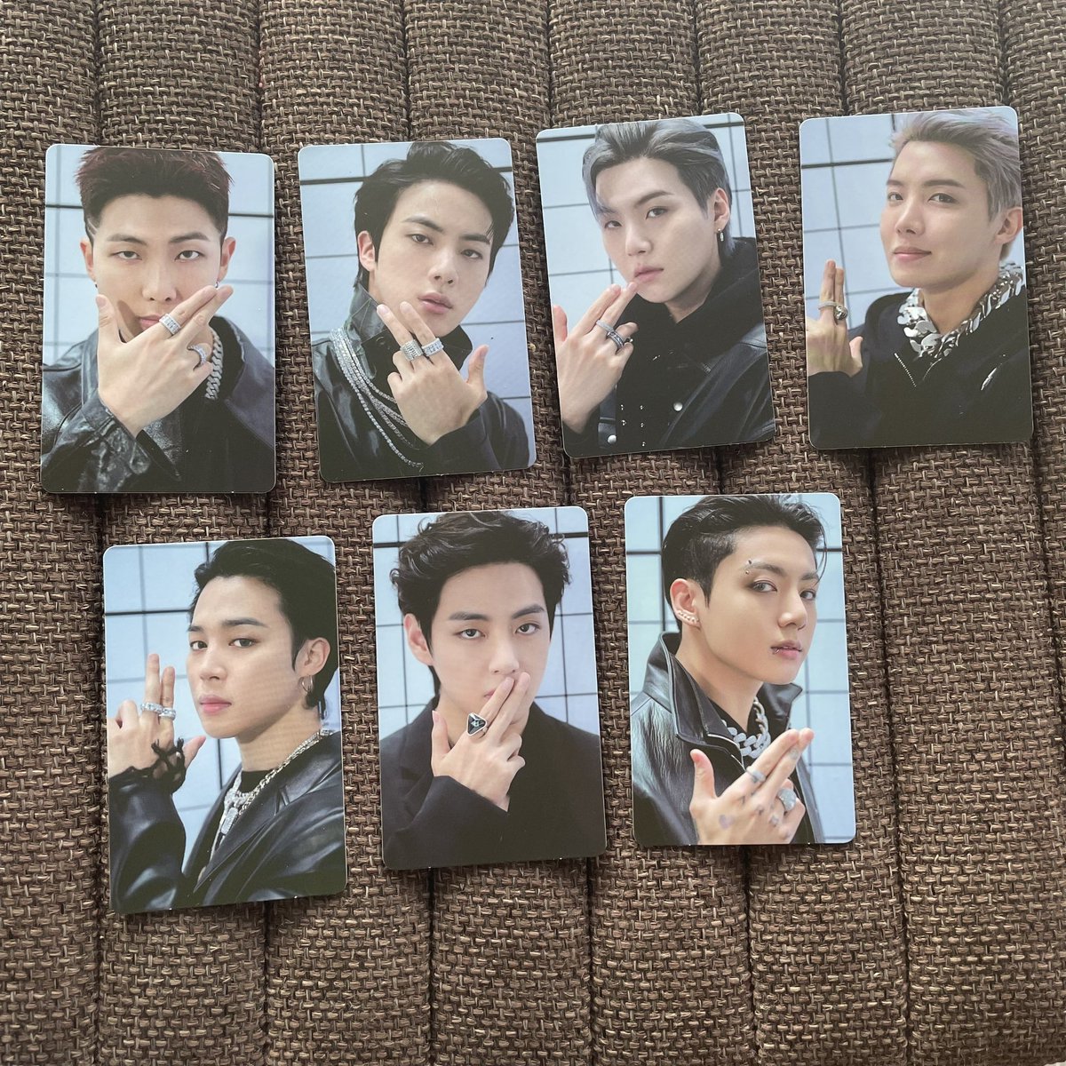 snowflowrrrr's tweet photo. wts lfb bts ph onhand 

BTS Proof NRPC Set - ₱250

all in good condi 

gcash
jnt / sdd 

tags bts namjoon rm seokjin jin suga yoongi jhope hoseok hobi jimin v taehyung jk jungkook proof nrpc set ph onhand https://t.co/ywkTlvVkDn