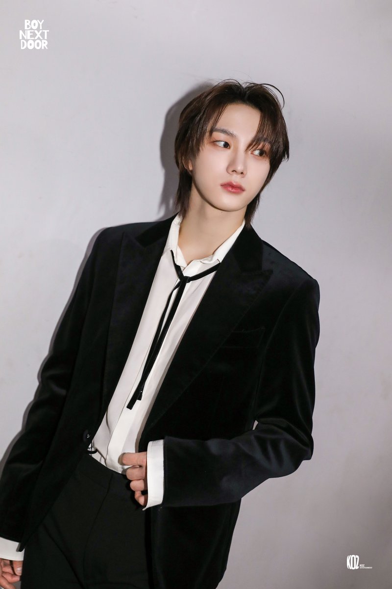 BOYNEXTDOOR KCON2025 白黒イハンポラロイド風レアイラスト BOYNEXTDOOR KCON2025 白黒イハンポラロイド風レアイラスト