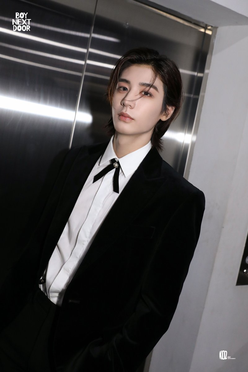 BOYNEXTDOOR KCON2025 白黒イハンポラロイド風レアイラスト BOYNEXTDOOR KCON2025 白黒イハンポラロイド風レアイラスト