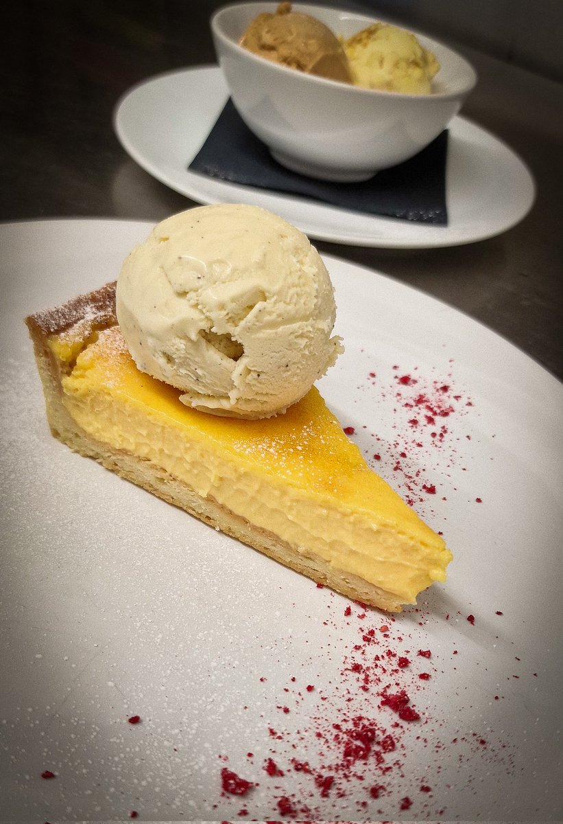 Lemon Tart with Vanilla Ice Cream 🍋