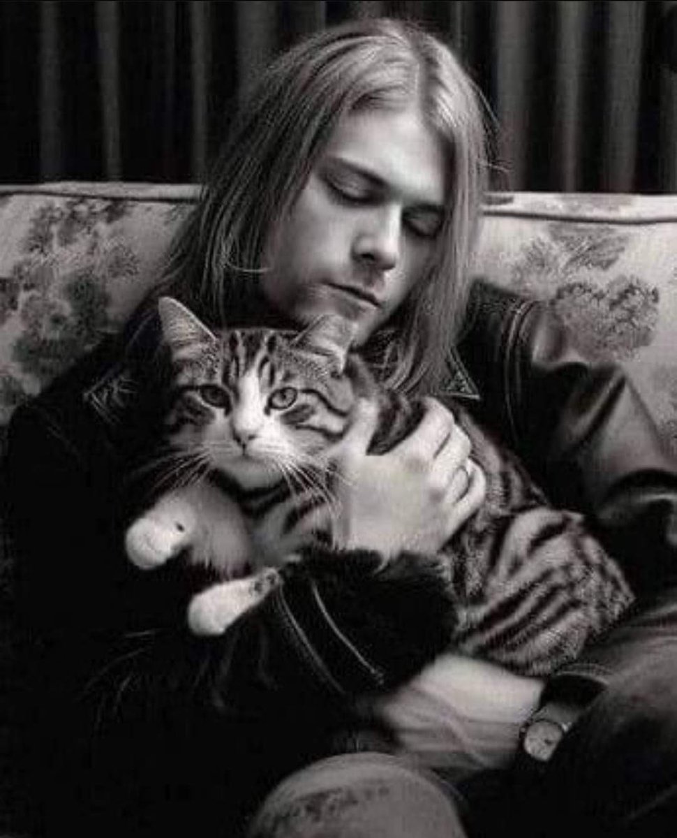 I am punctuation pauses,breaths,silence.

I don't speak, I express myself 

I don't know how to speak, 
I only know how to feel 

[Kurt Cobain]