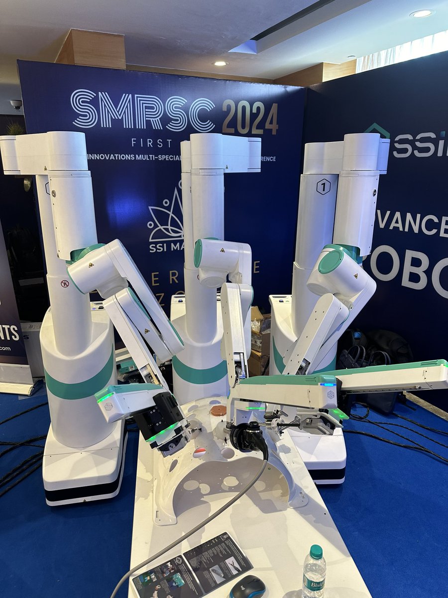 Wonderful to finally get my hands on this exciting new robotic surgery system @SSINNOVATIONS_ Mantra robot. It's just so amazing how Dr. Sudhir Srivastava has persisted in his dream to bring robotic surgery to India and the world.