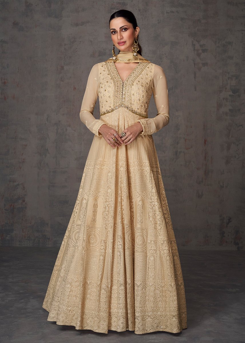 Sequins & Faux Mirror Embroidered Indian Wedding Gown in Beige

💰 – $79.99/- USD
 
🔍 Product Code – “AW5357”
 
 🛍️ Shop Now –  empress-clothing.com/collections/ne…

#EmpressClothing #anarkaligown #anarkaligowns #indiangown #indiangowns #indianweddingwear #indianweddingdress